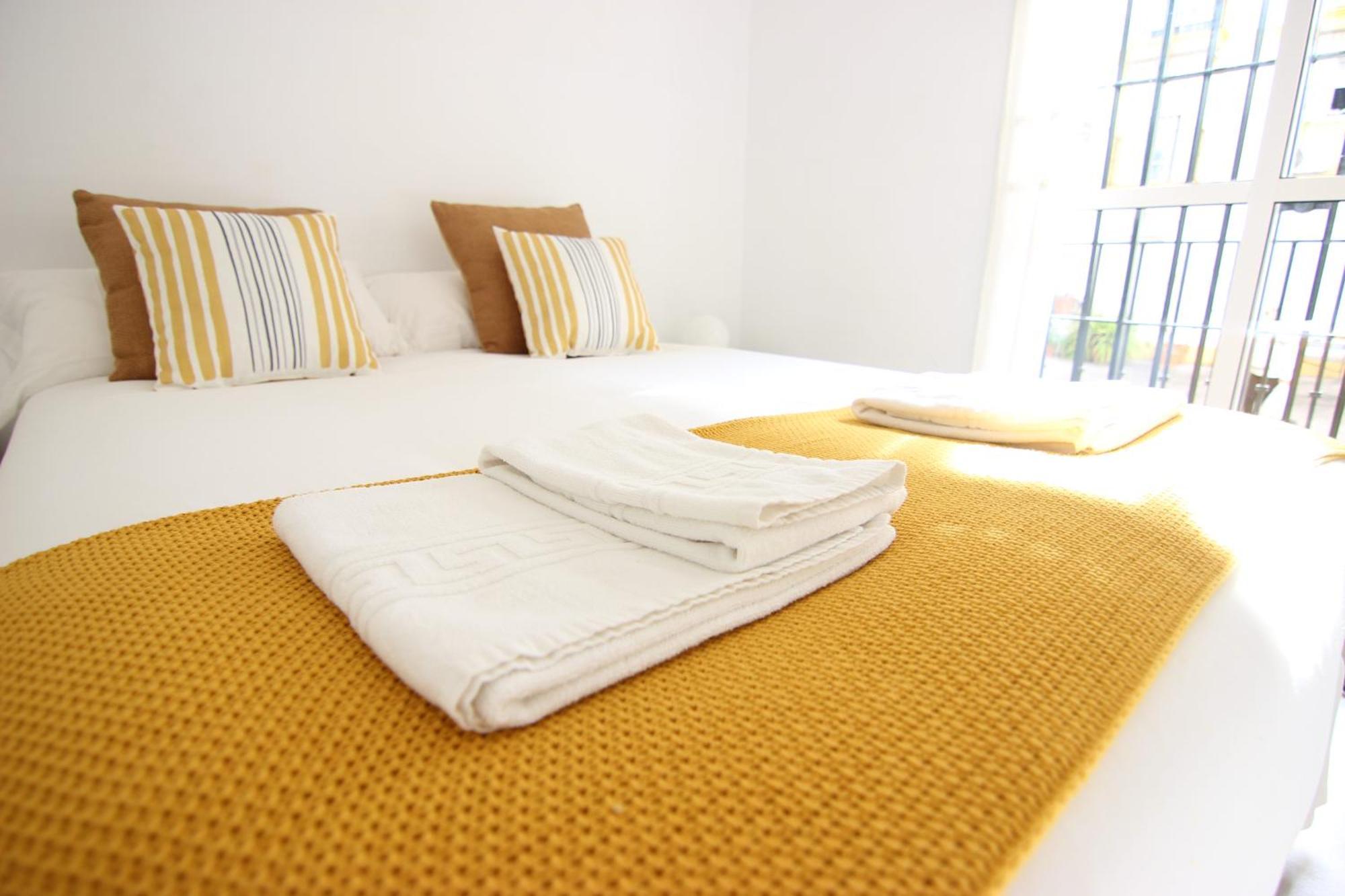 Rentalsevilla Espacioso Apartamento En La Alameda De Hercules Con Parking ภายนอก รูปภาพ